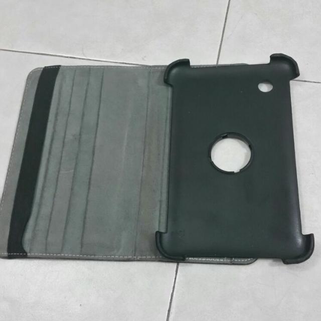 Handphone Casing. (Category: Networking) located in Singapore. Submitted by ellevana (Listing ID 49360236, Image 3). Description: Preloved Black handphone diary case. Some tiny faint scratches.Not for a fussy buyer. Price: $6.00 Self collection@Bedok Open Concourse,next to 🏢103,Bedok North Avenue 4( 🚃 no:17 & 17A@Bedok Interchange )..