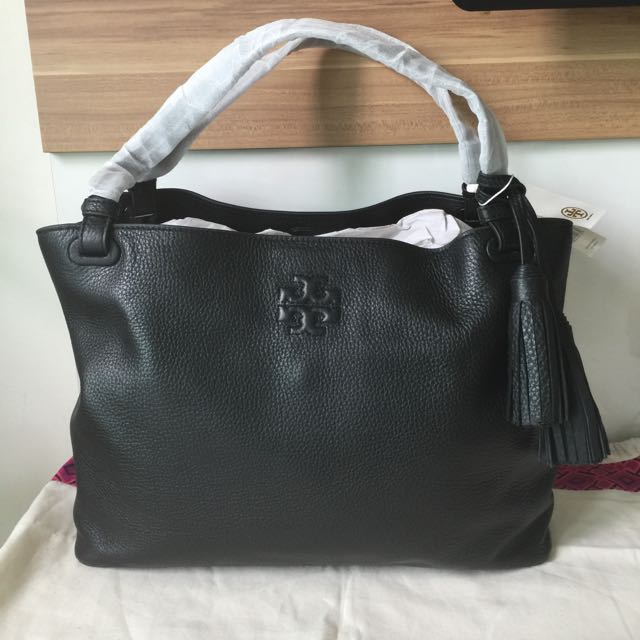 RESERVED Authentic Tory Burch Thea Center-Zip Tote, Women's Fashion, Bags &  Wallets, Tote Bags on Carousell
