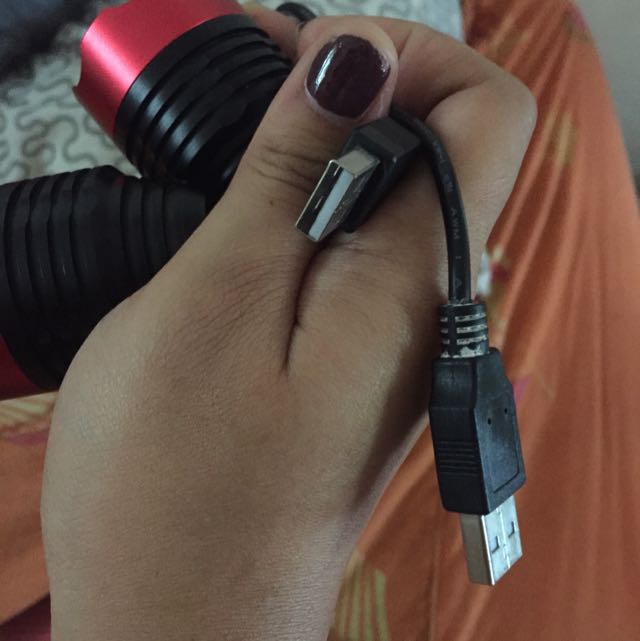 Flashlight. (Category: Hiking & Camping) located in Singapore. Submitted by anatijoux (Listing ID 49399774, Image 2). Description: .
