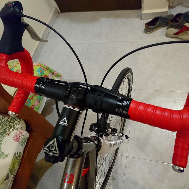 fuji newest 2.0 road bike price