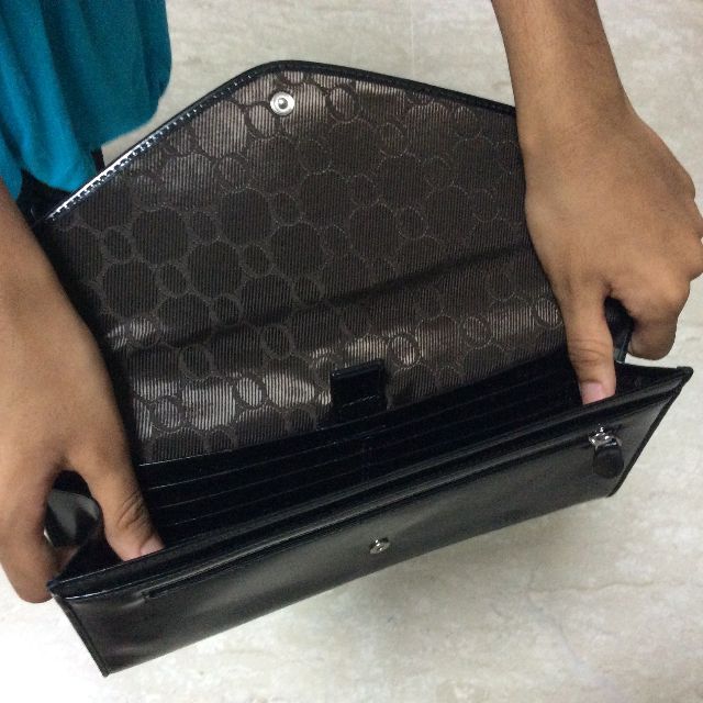 Oroton Metropolis Passport Wallet (unused), Women's Fashion, Bags & Wallets, Purses & Pouches