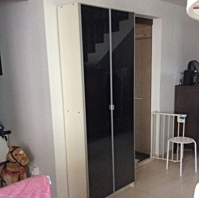 Billy bookcase deals mirror door