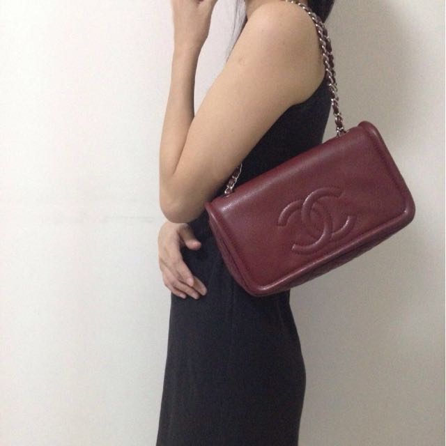 chanel caviar sling bag