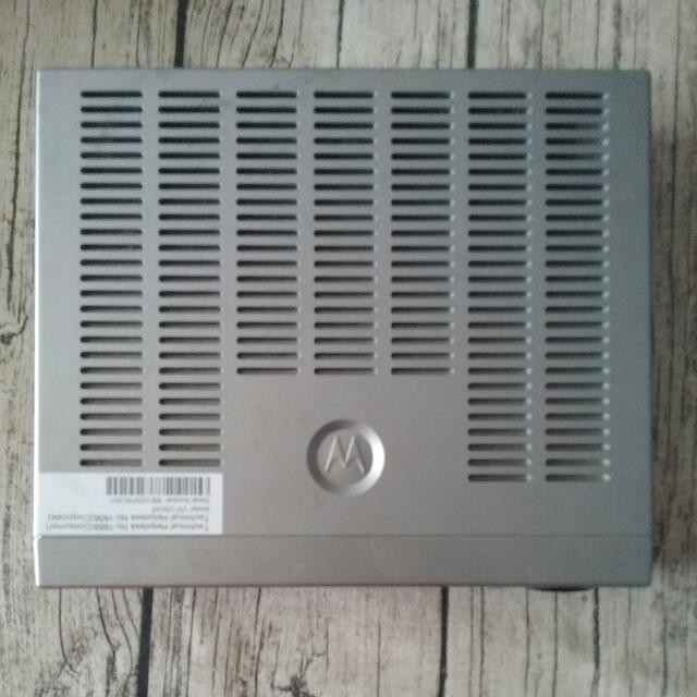 (PRICE REDUCED FOR FAST DEAL!)SingTel Motorola Mio TV HD NonDVR Set