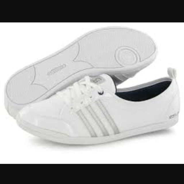 corruptie Uitrusting gebrek BRAND NEW WITH BOX** Adidas Neo Piona Sg White - Size US 7.5 or 38.5,  Sports Equipment, Sports & Games, Water Sports on Carousell