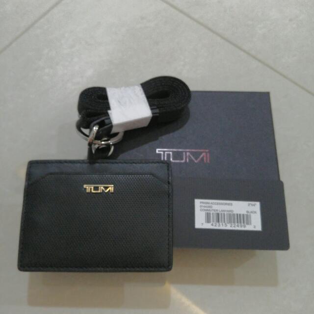tumi id holder