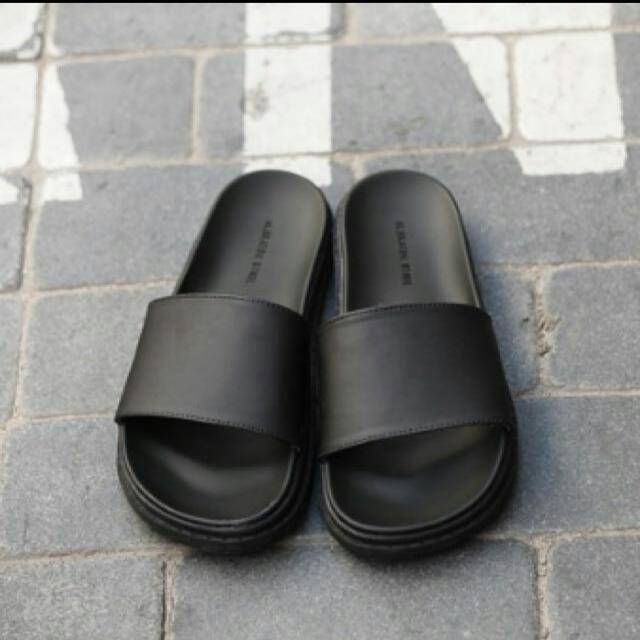 Plain Black Sliders, Men's Fashion on 