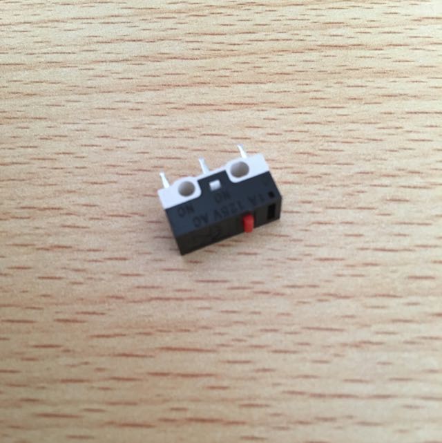 5-Pack Micro Switches For Mouse Repair – 1A 125V, Momentary Action, LC M1366CP