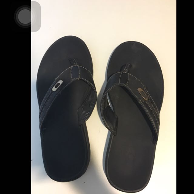 oakley slippers