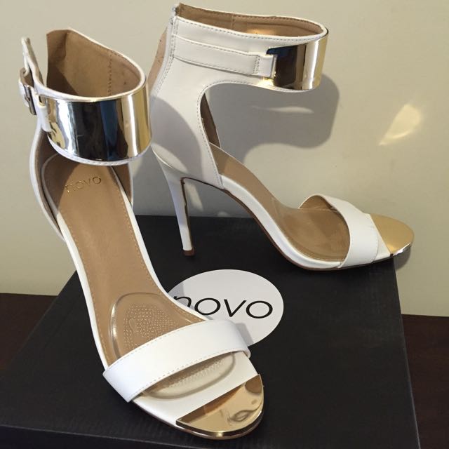 novo white heels