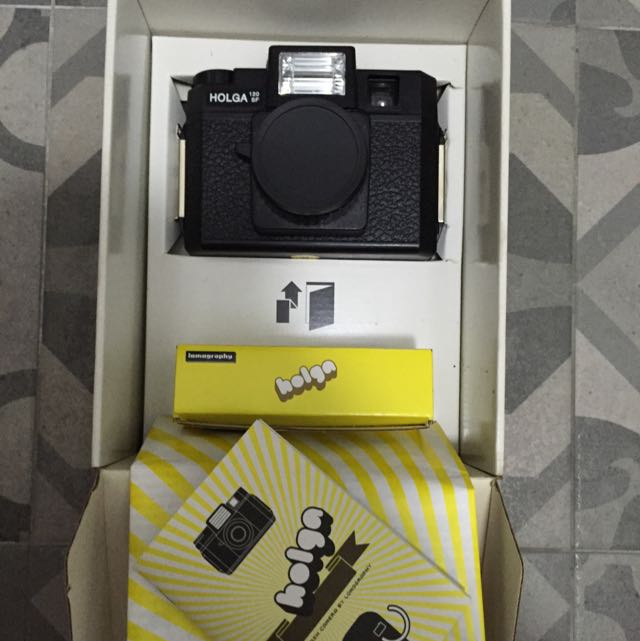 Holga Flash Camera Starter Kit, Photography, Cameras on Carousell
