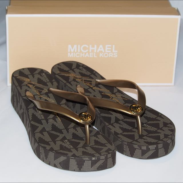 Michael Kors Bedford Platform Flip Flop Sandal (Brown/Gold), Luxury,  Sneakers & Footwear on Carousell