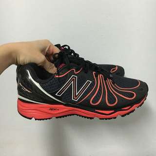 New Balance 890 經典黑紅配色