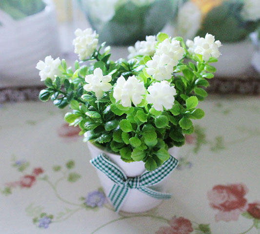 Pajangan Bunga Artificial Putih  Pita Hijau Pot  Vas 