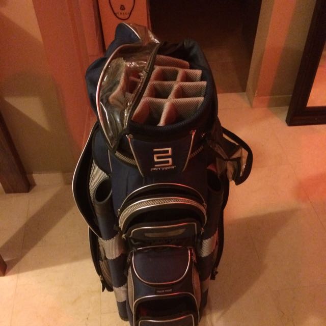 Perry Gear golf Bag, Sports Equipment, Sports & Games, Golf on Carousell