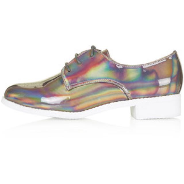 holographic brogues