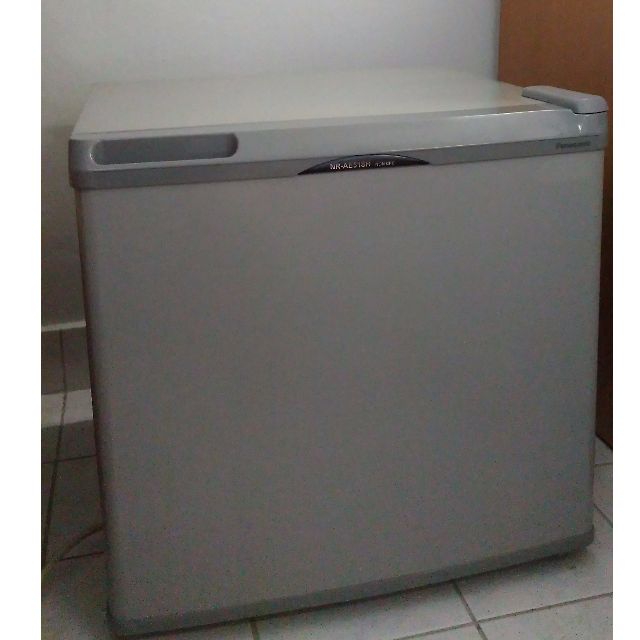 Panasonic mini outlet bar fridge