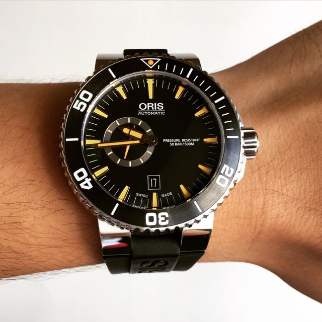 oris aquis small second date 46mm