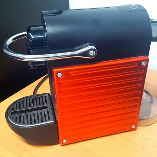 2nd hand Nespresso Pixie coffee machine, TV & Home Appliances, Kitchen