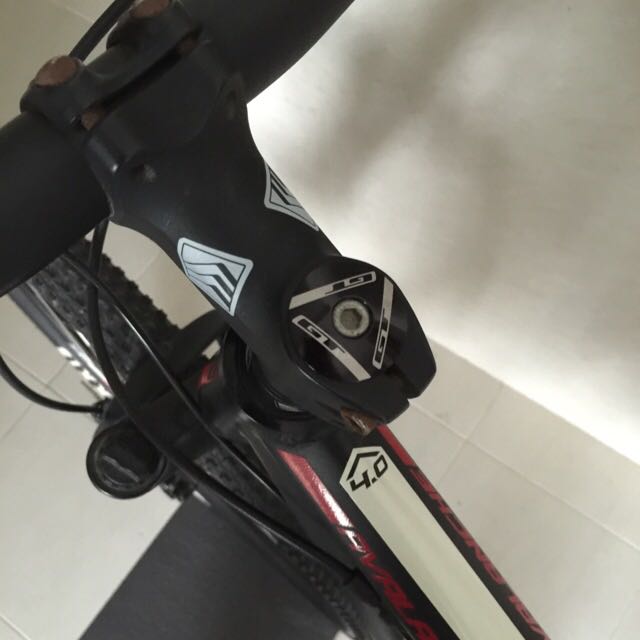 GT Avalanche 4.0 Full MTB Sports Equipment Bicycles Parts