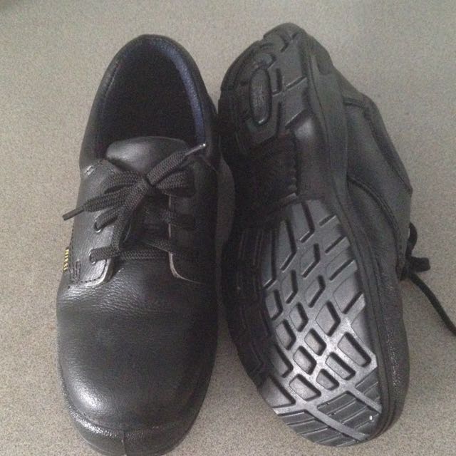 Safety Shoe, Men's Fashion, Footwear, Casual shoes on Carousell