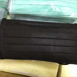 （現貨）大人全黑三層口罩 一包50入/$150台灣製造