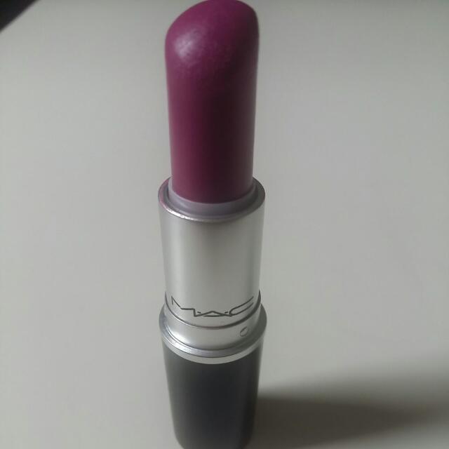 mac lipstick cake
