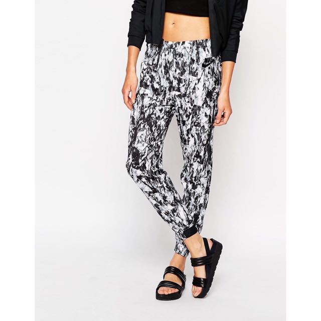 Nike Woven Track Pants, Women's Fashion, Bottoms, Other Bottoms on