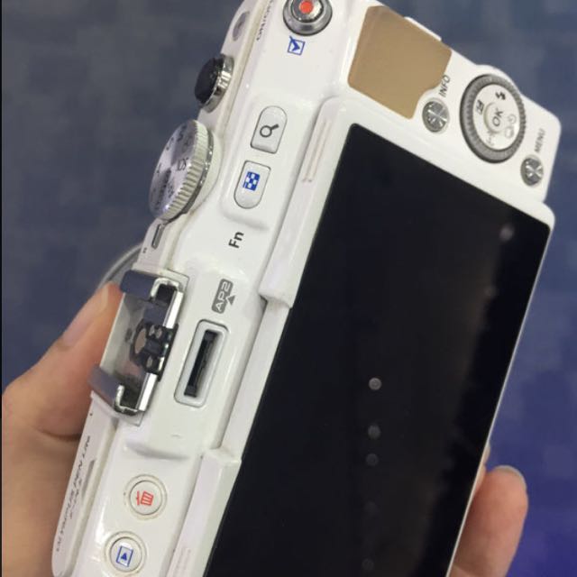 Olympus Pen Epl 5 , Flip Screen For Selfie, Photography, Cameras on Carousell
