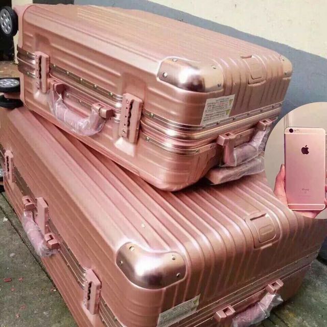 rimowa style luggage