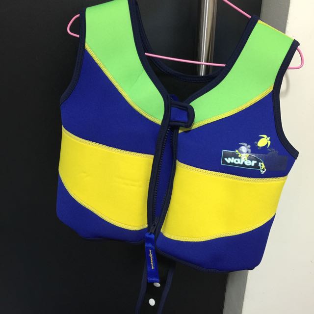 Swim jacket/float, Babies & Kids, Babies & Kids Fashion on Carousell
