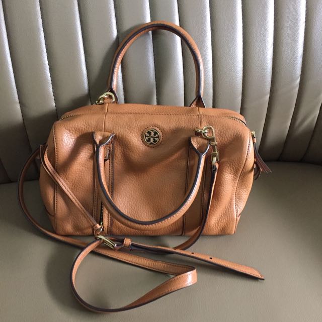 Tory Burch Small Brody Satchel, Luxury, Bags & Wallets on Carousell