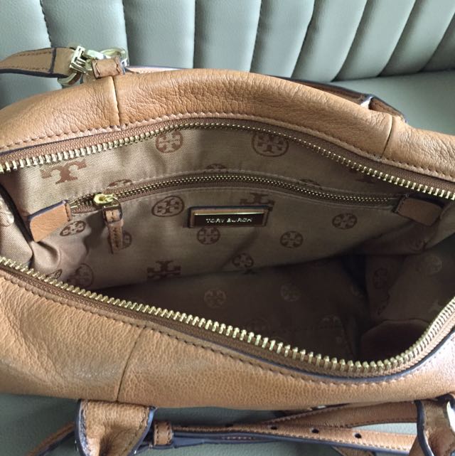 Tory Burch Small Brody Satchel, Luxury, Bags & Wallets on Carousell