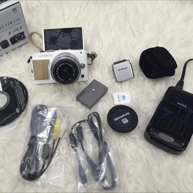 Olympus Pen Epl 5 , Flip Screen For Selfie, Photography, Cameras on Carousell