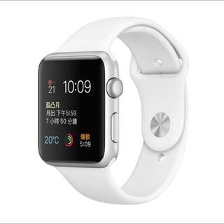 Apple Watch Sport 42 公釐銀色鋁金屬錶殼搭配白色運動型錶帶
