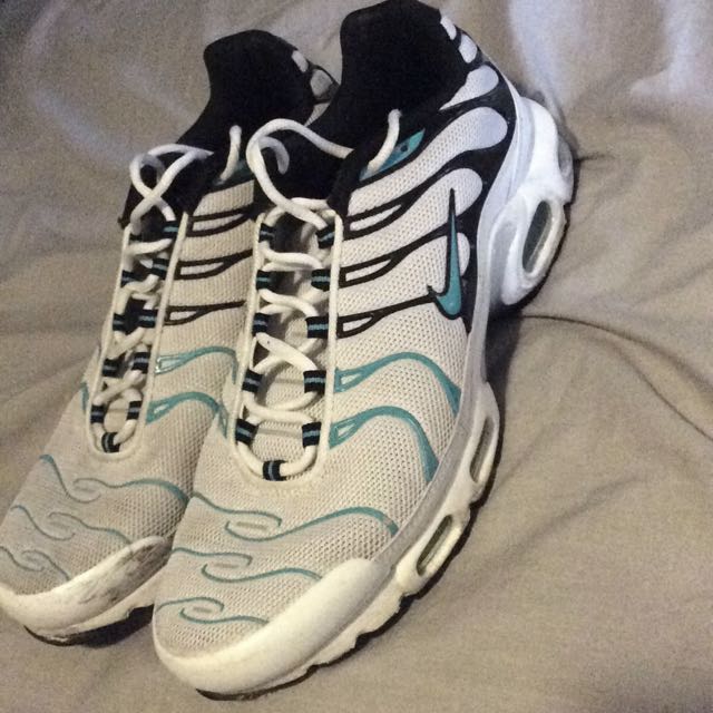 white blue tns