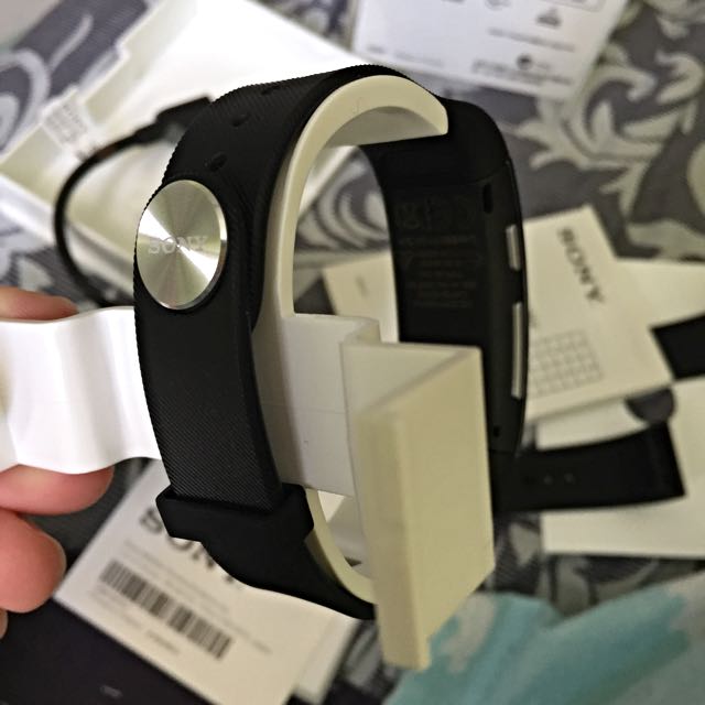 Smartband hotsell talk swr30