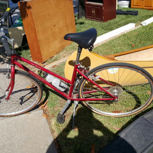 Trek 720 Hybrid Bike On Carou Photo
