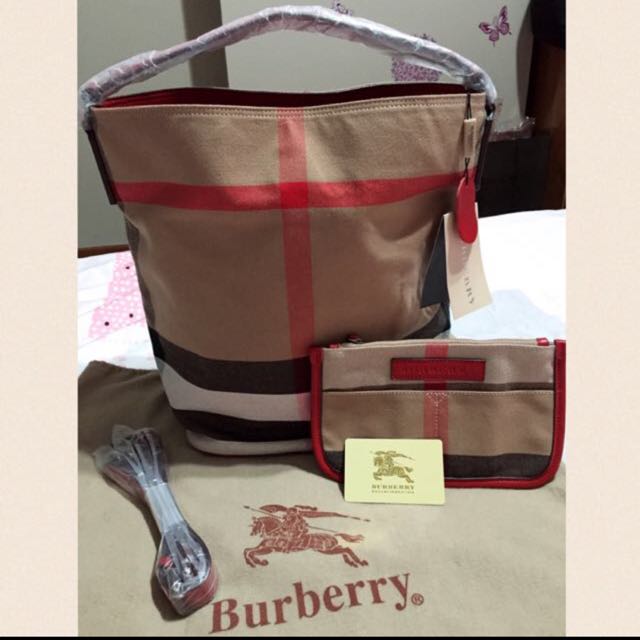 BURBERRY Brit Susanna Medium Bucket Bag