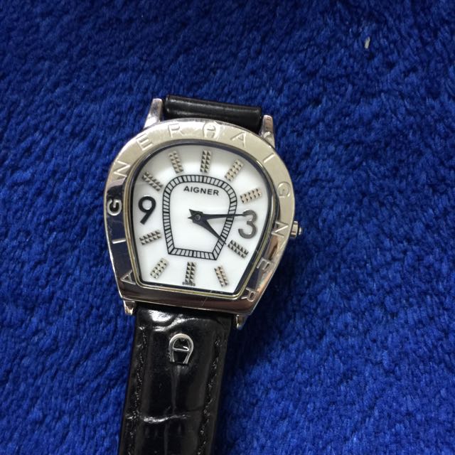 Etienne Aigner Signature horseshoe Watch, Women's Fashion, Jewelry & Organisers, on Carousell