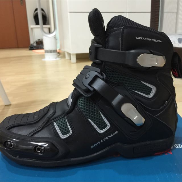 KOMINE BK-082 WP Riding Boots, Car Accessories on Carousell