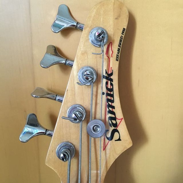 Bass guitar, Hobbies & Toys, Music & Media, Music Accessories on Carousell