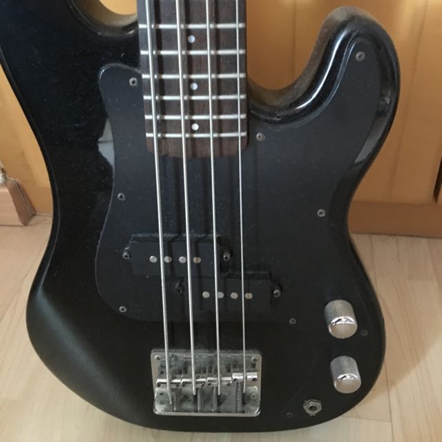 Bass guitar, Hobbies & Toys, Music & Media, Music Accessories on Carousell