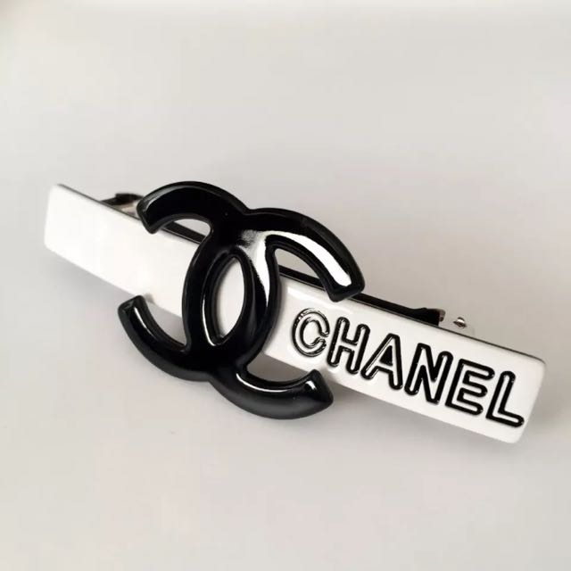 Chanel Hair Clip (VIP Gift), Luxury, Bags & Wallets on Carousell