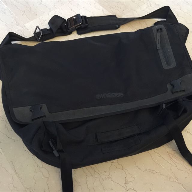 incase skateboard bag