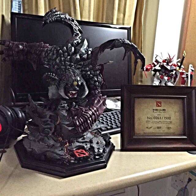 The Great Roshan sculpture and Lava Baby Roshan Perfect World DAC Dota2