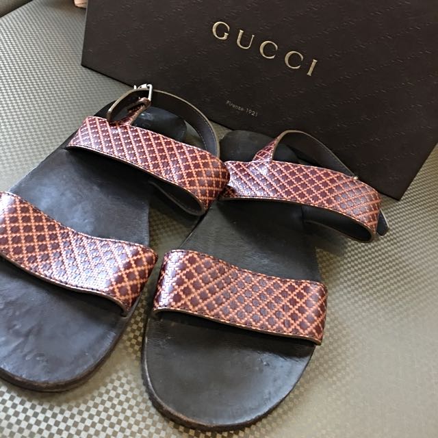 Mens sandals hot sale size 9