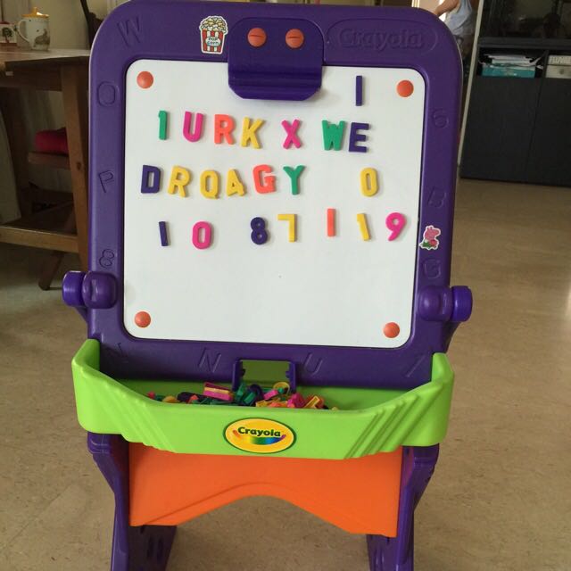 Crayola Easel Table And Chair Set, Babies & Kids, Baby Nursery & Kids