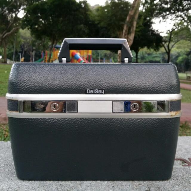 Delsey Vintage Makeup Case