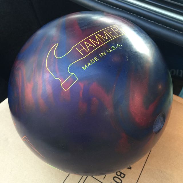 Hammer Black Widow Assassin Bowling Ball (14lbs), Sports Equipment